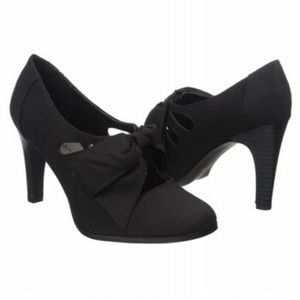Ann Marino bow tie heels